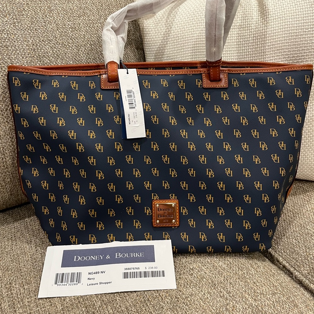 Dooney & Bourke Gretta leisure shopper! NWT! Beautiful navy canvas, smoke free.